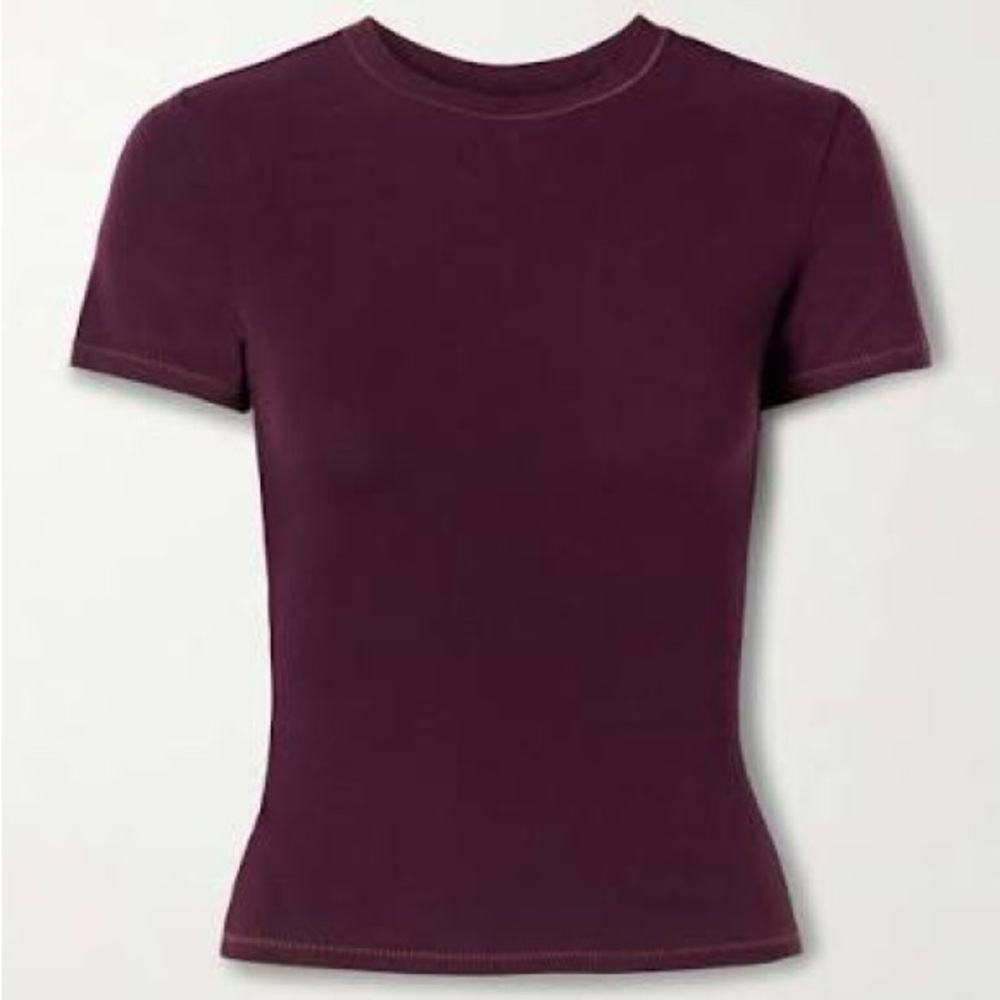SKIMS COTTON RIB T SHIRT IN CURRANT S